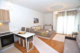 Апартаменты Apartments Jacek Улцинь Номер-студио с балконом-13